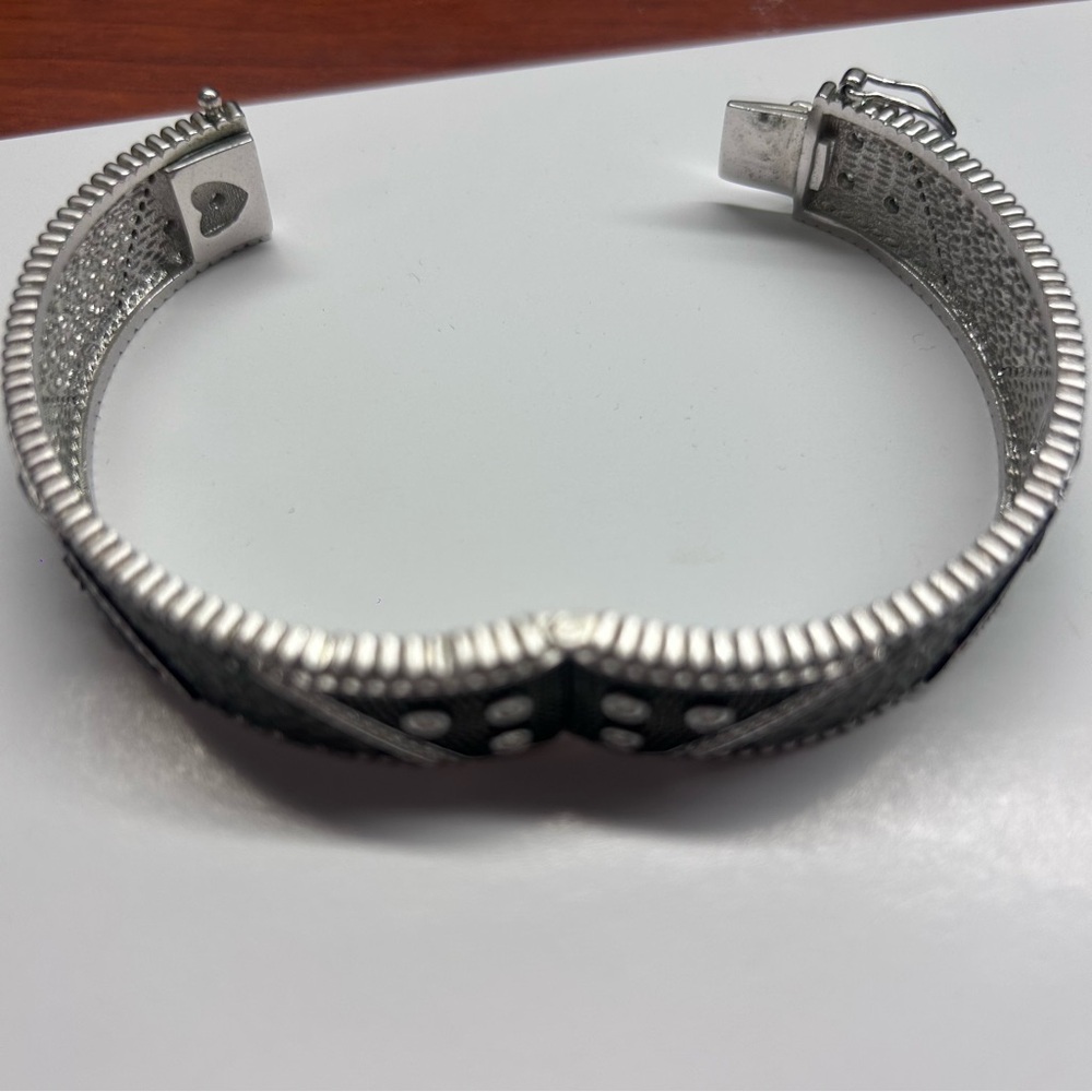 Freida Rothman Elegant Silver and Textured Bracelet bangle brand new authentic - Picture 4 of 8